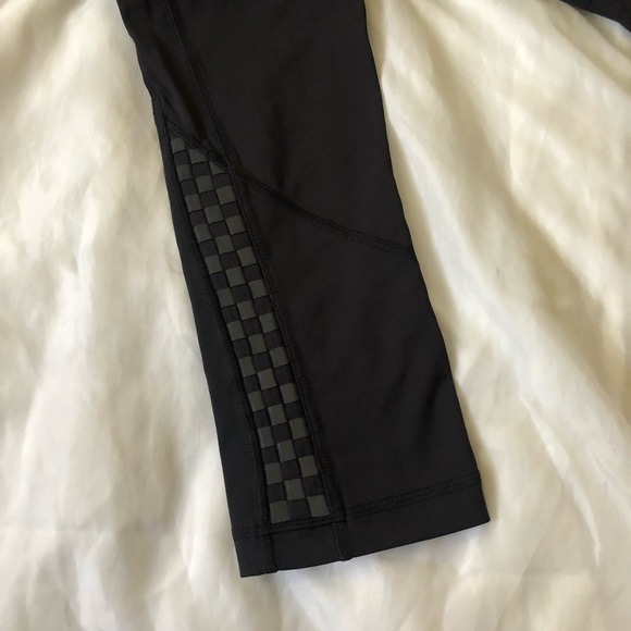 LULULEMON | black, capri, checkered leggings - Picture 7 of 9